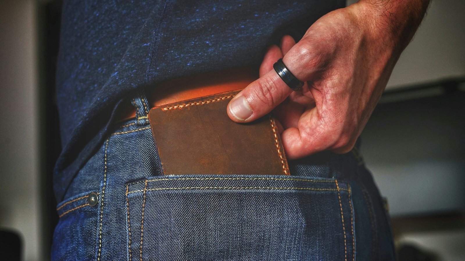 Create Your Own Customized Leather Wallet